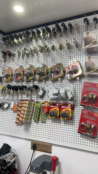 開鎖店店內(nèi)展示 (2).jpg