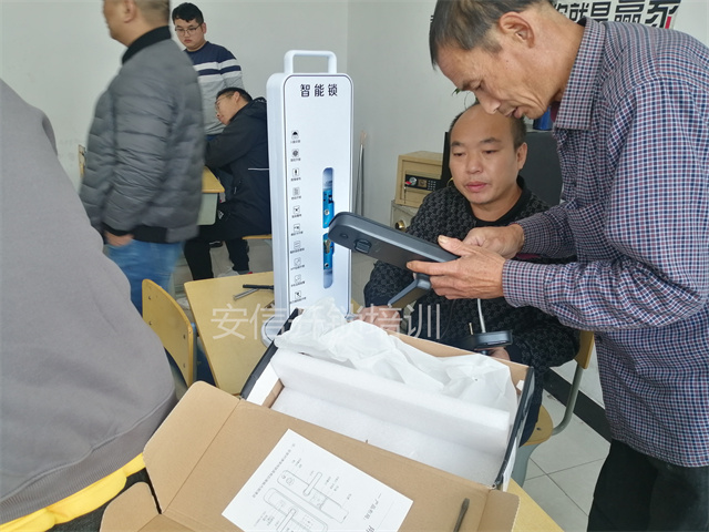 零基础开锁培训班培训智能锁技术